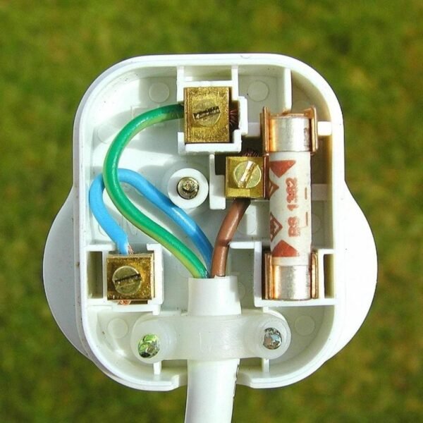 69f82c5b69711_1777871963.jpg SIRIM 13A Plug Top 13A 3PIN PLUG 3 PIN PLUG 13APLUG PLUGTOP 13A 15A 20A Unbreakable Fused Kepala Plug Elektrik PLUG 13A